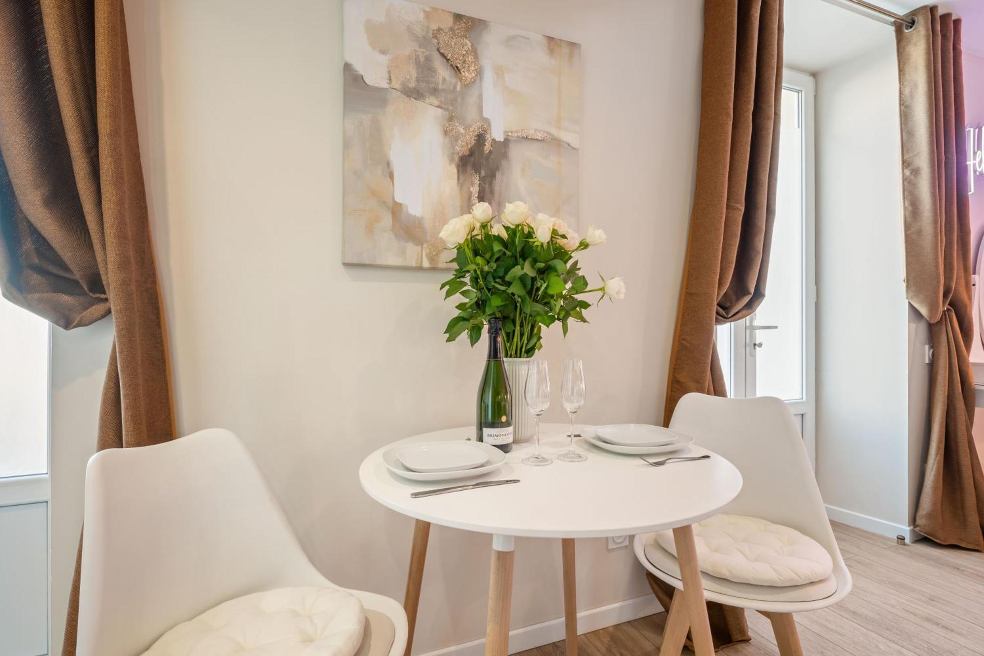 Nice Renting - Love Room Massena - Luxe Room - Jacuzzi - Terrace - King Bed - Ac Eksteriør billede
