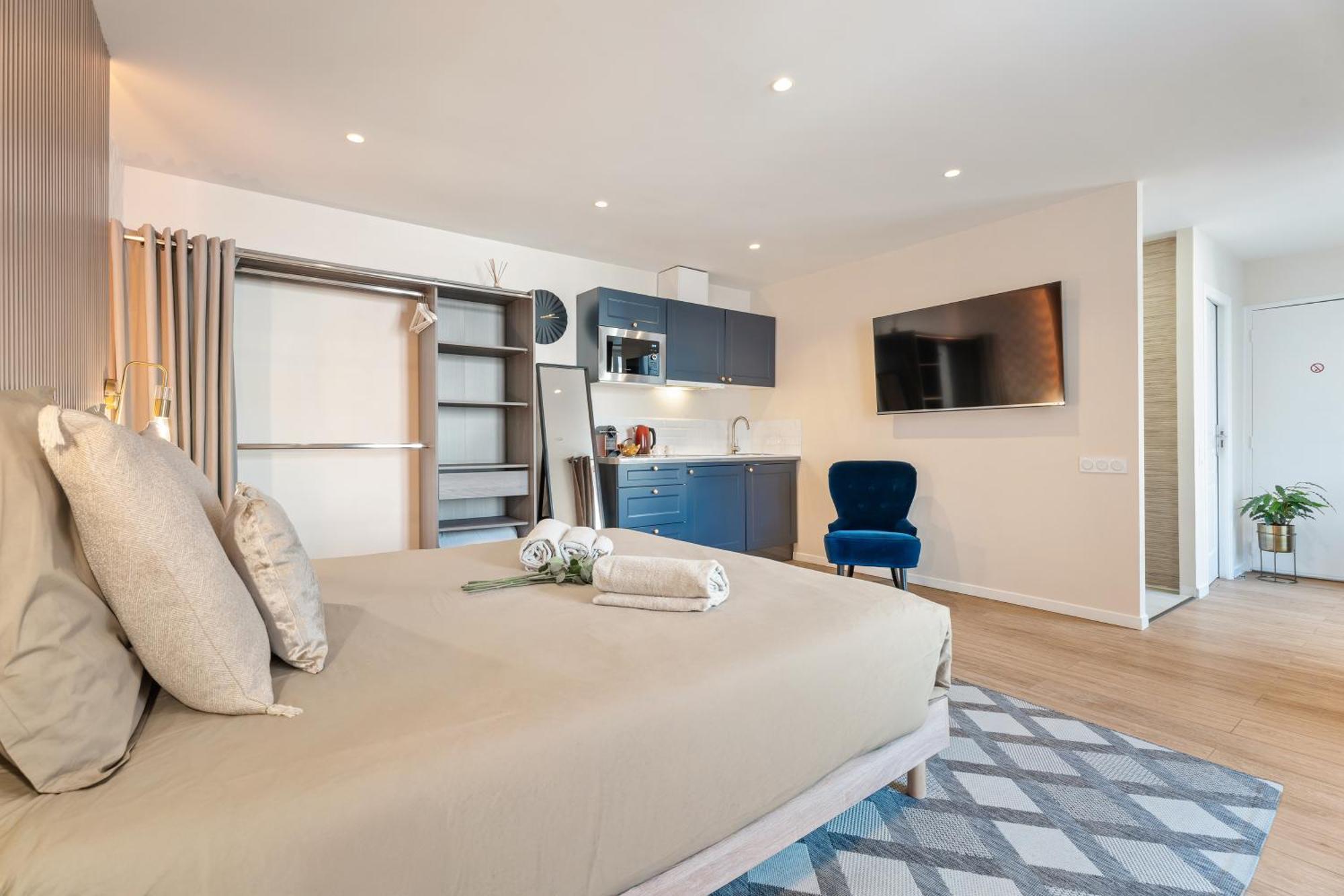 Nice Renting - Love Room Massena - Luxe Room - Jacuzzi - Terrace - King Bed - Ac Eksteriør billede