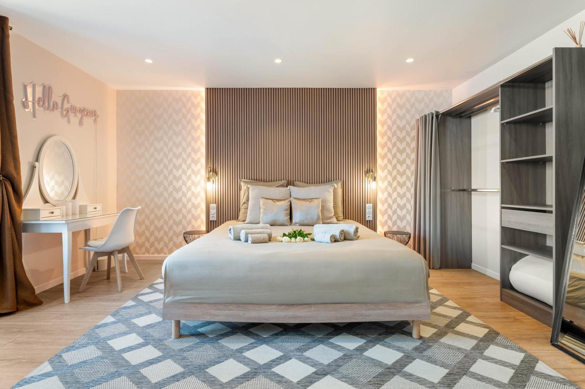 Nice Renting - Love Room Massena - Luxe Room - Jacuzzi - Terrace - King Bed - Ac Eksteriør billede